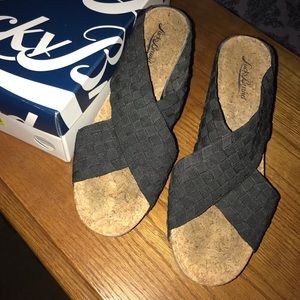 Lucky Brand, Wedge Sandal, Black. Size 9